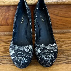 ALDO Black Lace-Overlay Pumps with Metallic Underlay